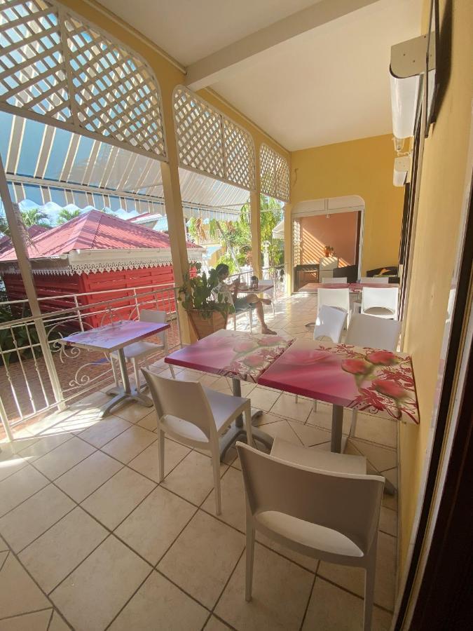 Appartement D'Une Chambre: Piscine Partagée et Jacuzzi Près de la Plage Pointe-Noire Exterior photo